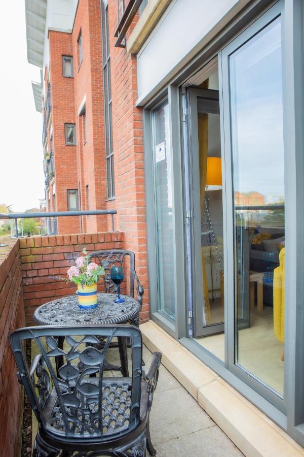 Newly Furnished Appartment Near Train Station Wolverhampton Bagian luar foto