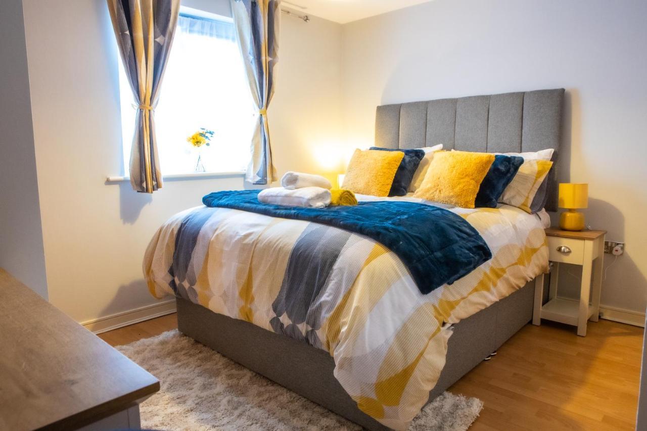 Newly Furnished Appartment Near Train Station Wolverhampton Bagian luar foto