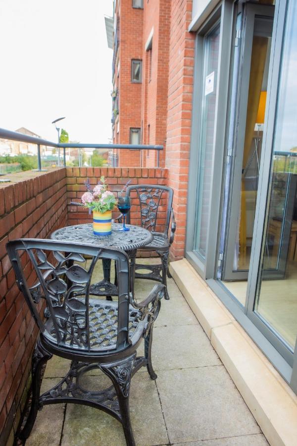 Newly Furnished Appartment Near Train Station Wolverhampton Bagian luar foto